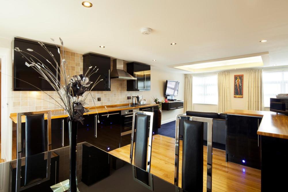 Queens Mansions: Princess Suite Blackpool Extérieur photo