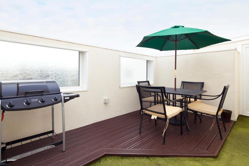 Queens Mansions: Princess Suite Blackpool Extérieur photo